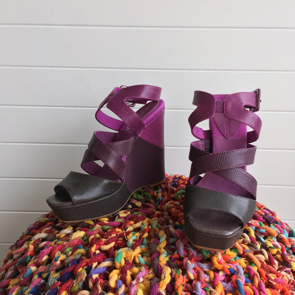 Juicy Couture New in Box Deadstock Tri Color Wedges Dark Lizard Marte Snakeskin